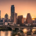 Morar em Austin, Texas em 2025: custo de vida, salários, segurança e como se mudar para a cidade da Tesla