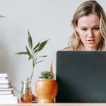 Profissional português em curso de certificações ecológicas online