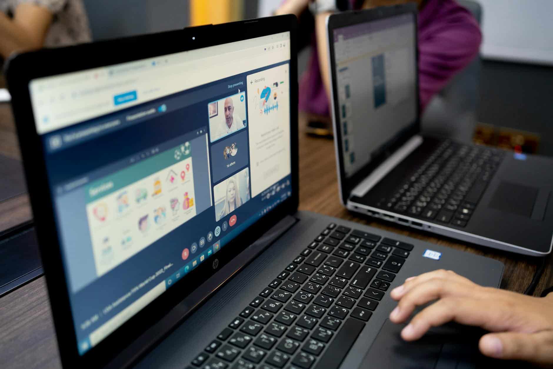 Profissional português em cursos online personalizado em Portugal